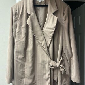 Elegant Tan Women's Jacket